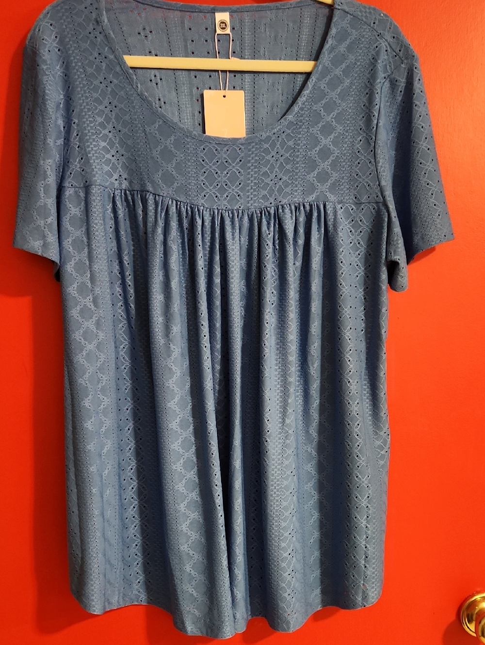 2XL NWT Women’s Blue Eyelet Scoop-Neck Tunic - Blue